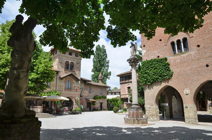 芸術の街」ヴィスコンティ村（visconti_village） | イタリアミラノ 