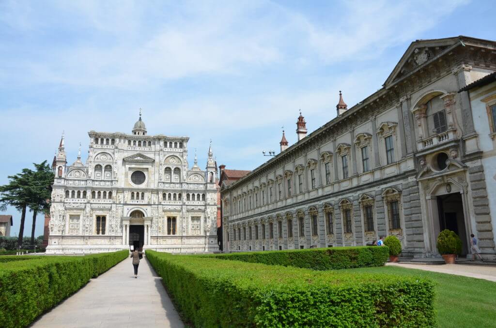 DSC 7501 1024x678 - パヴィア修道院の歴史とその静謐な空間を紹介（Certosa Di Pavia）