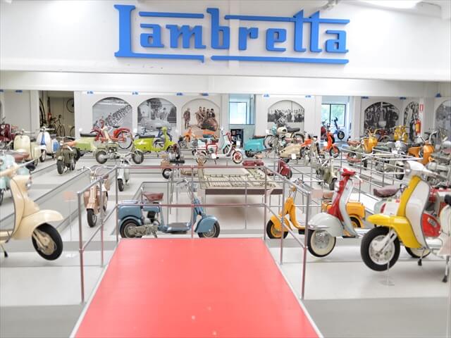 STK 8034 min R - ミラノ郊外にある珍しいスクーター博物館(museo scooter&lambretta)