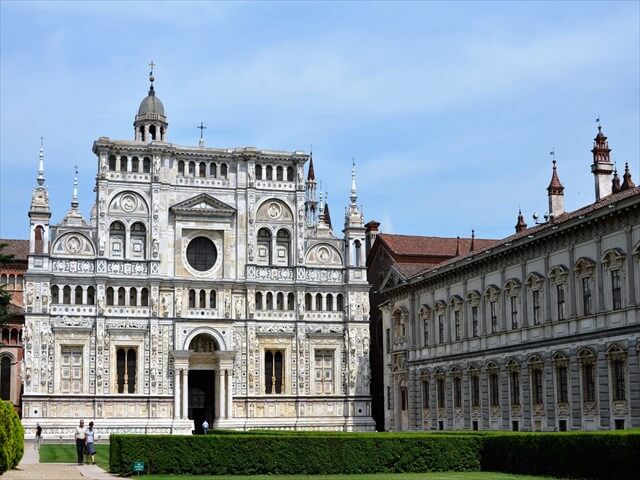 DSC 7507 min R - パヴィア修道院の歴史とその静謐な空間を紹介（Certosa Di Pavia）