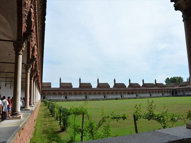 DSC 7626 min R - パヴィア修道院の歴史とその静謐な空間を紹介（Certosa Di Pavia）
