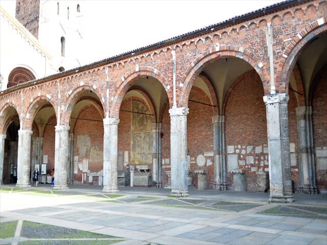STK 4006 min R - ミラノ最古の教会「サンタンブロージョ教会」