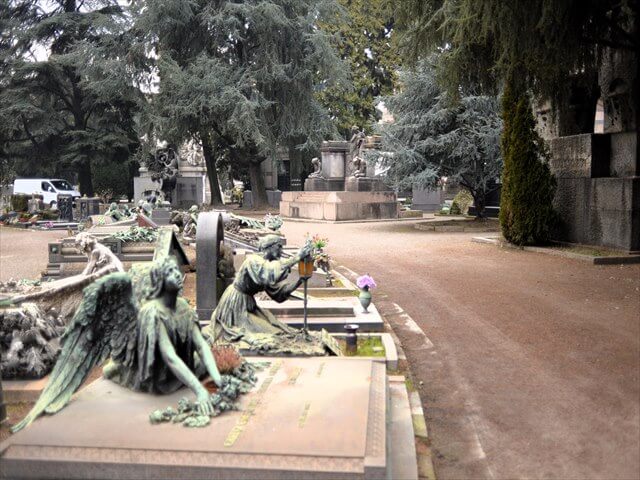 STK 7085 min R - 荘厳なミラノの記念墓地(Cimitero Monumentale)
