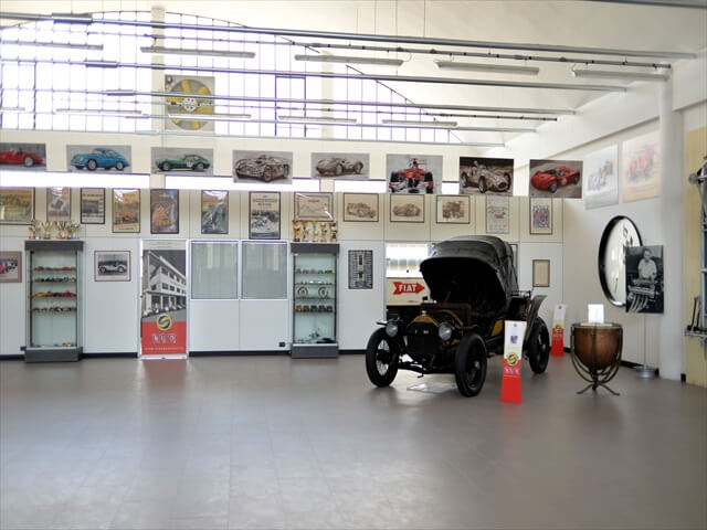 STK 8012 min R - モデナの自動車博物館「スタンゲリーニ博物館」