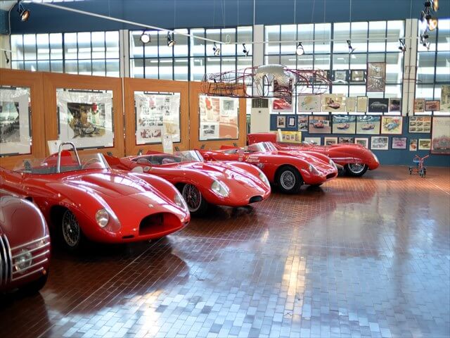 STK 8045 min R - モデナの自動車博物館「スタンゲリーニ博物館」