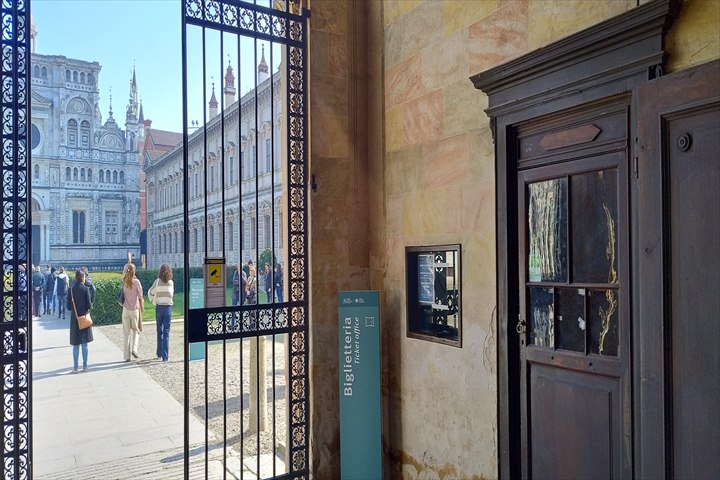 パヴィア修道院（Certosa di Pavia入口支払い