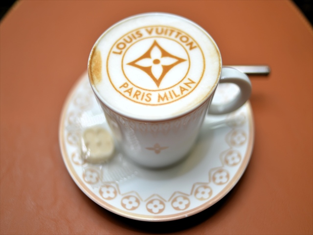 ミラノのカフェ文化|おすすめバールとエスプレッソの楽しみ方 2 milan-cappuccino.jpg