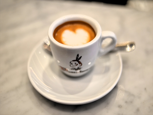 ミラノのカフェ文化|おすすめバールとエスプレッソの楽しみ方 6 caffe-macchiato.jpg